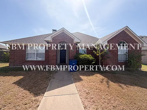 2702 Boyd St Photo 1