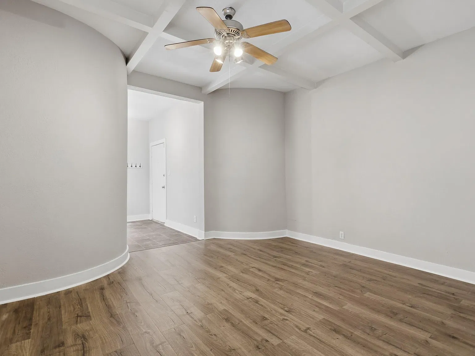 1 bed, 1.0 bath, 652 sqft, $1,095 — Photo 4