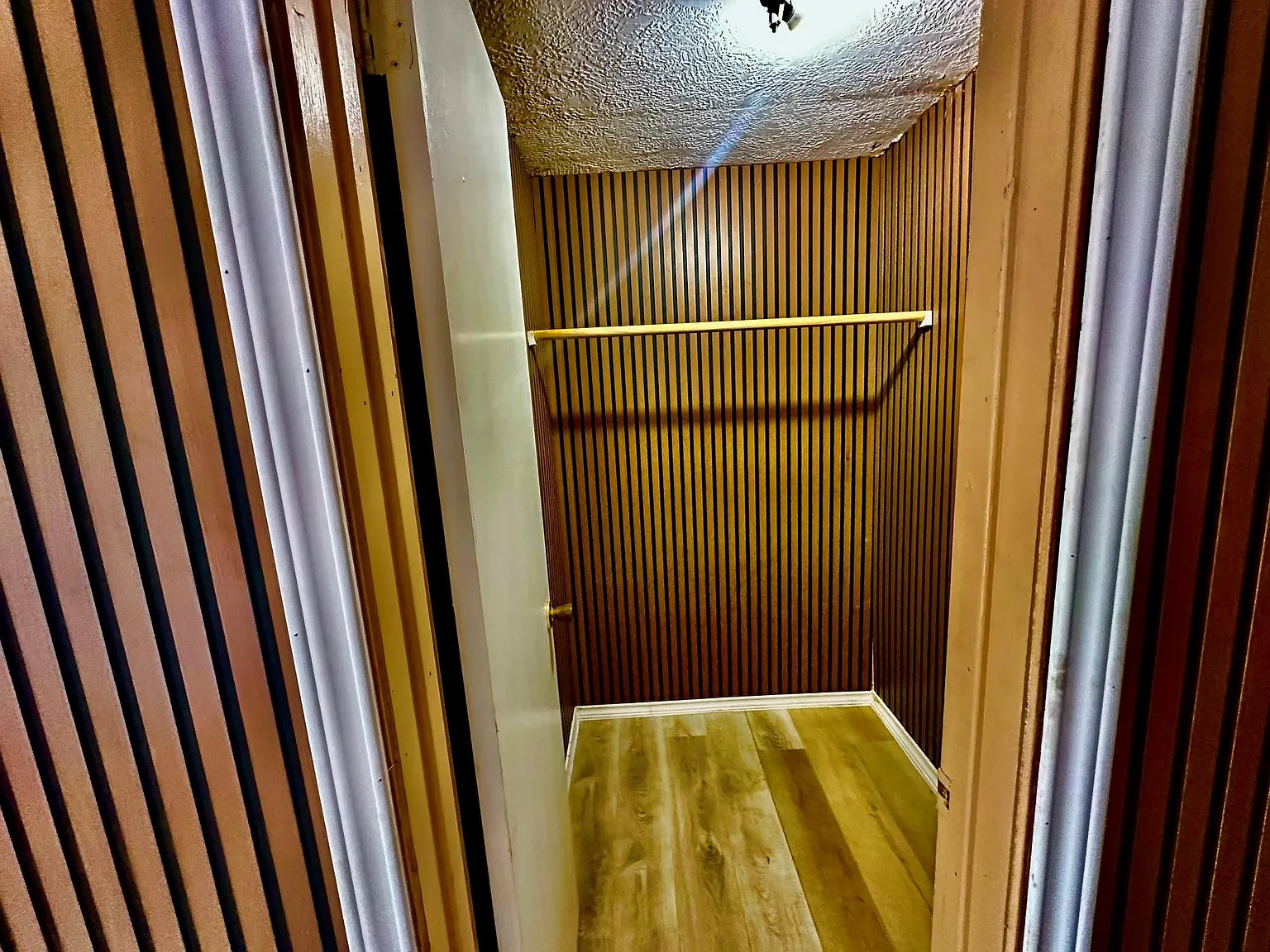 1 bed, 1.0 bath, $850 — Photo 3