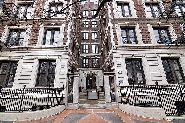 Rented by Corcoran | media 22