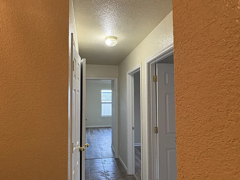 1207 Cinch Dr #B — Photo 4