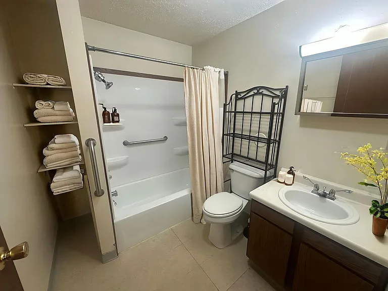 Garretson Apartments III A — Photo 31