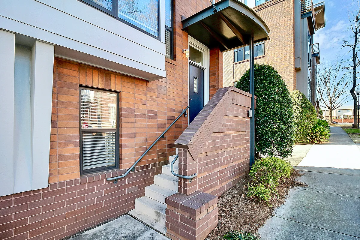 Building Photo - 608 Garden District Dr #1