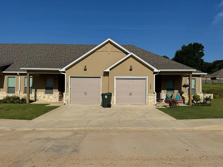 Creekview Estates — Photo 2