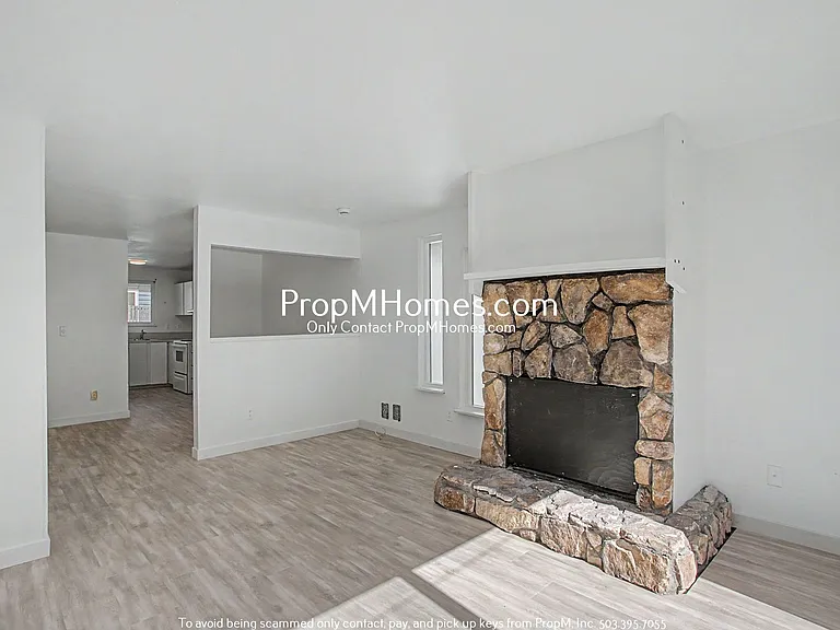 2216 SE Tacoma St — Photo 5