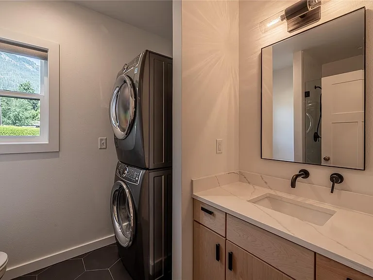 113 W Whitman St #A — Photo 19