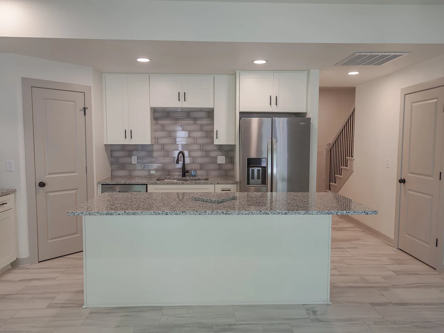 3 bed, 2.5 bath, 1300 sqft, $2,147 — Photo 4