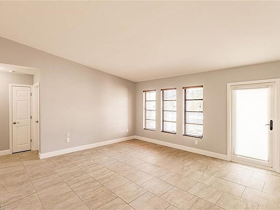 4th image of 2928 SW 2nd Ave
