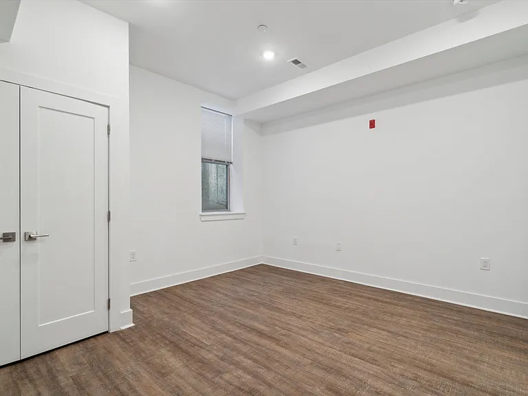 1328 N Franklin St #1F — Photo 10