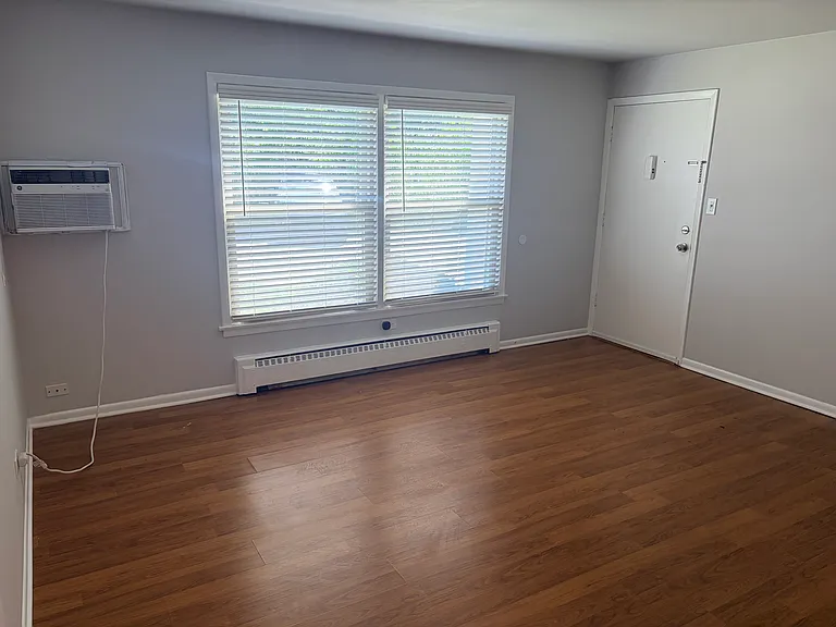 18534 Wildwood Ave #1 — Photo 2