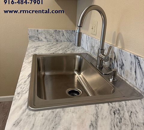 2813 Lerwick Rd - Vacant pics 4_05022025