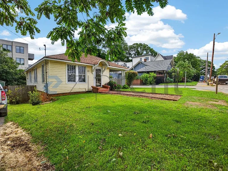 241 Stovall St SE — Photo 2