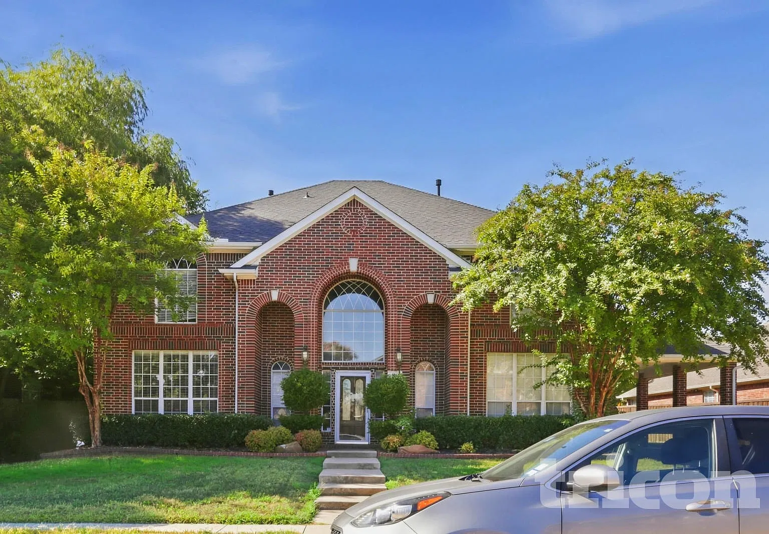 549 Edgeview Drive Grand Prairie TX — Photo 1