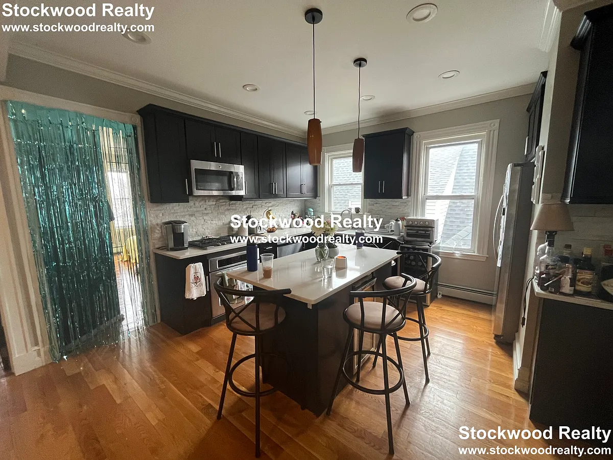 Building Photo - 10 Dorset St #3A