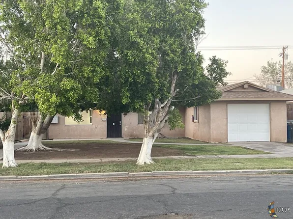 566-8 W Holt Ave, El Centro, CA 92243