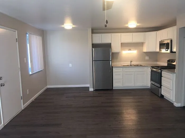 1395 Stardust St #4 — Photo 4