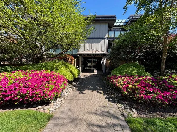 1750 Maple St #205, Vancouver, BC V6J 3S6