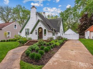 425 S Commonwealth Ave, Aurora, IL 60506