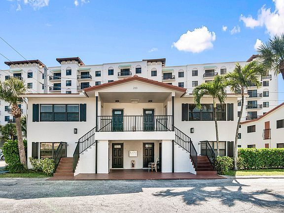 3rd image of 200 SW 7th Street #3