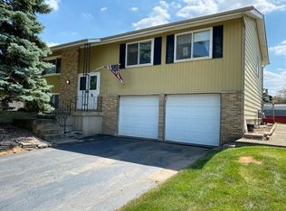 1291 Parker Pl, Elk Grove Village, IL 60007