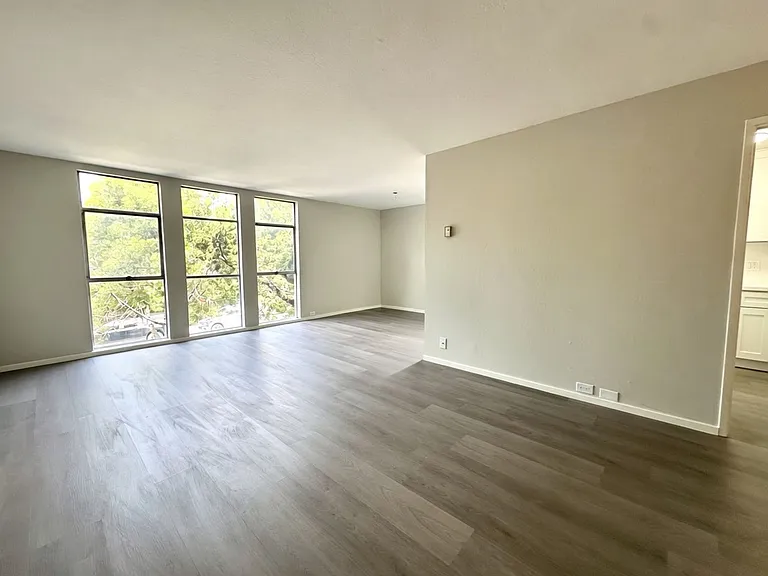 3792 Harrison St — Photo 1