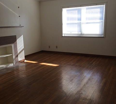3rd image of 216 N Downing St APT C