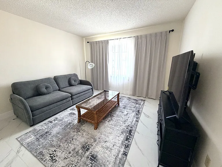 7050 Nantucket Cir #6 — Photo 17