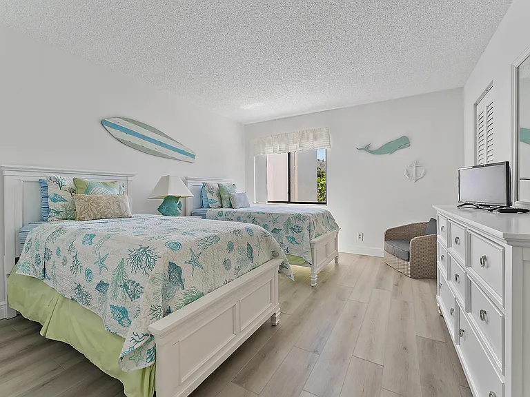 1605 S US Highway 1 #B201 — Photo 25