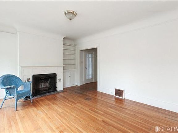 5th image of 136 Delmar St