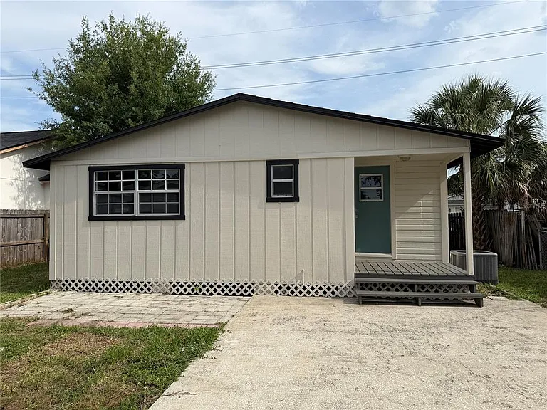 919 W Plymouth St — Photo 19
