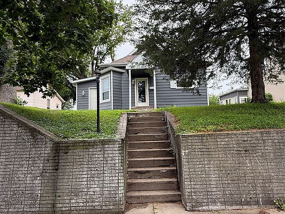 2nd image of 2117 5th St
