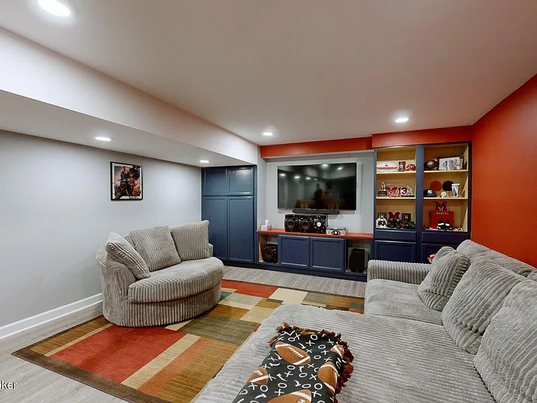 9916 Spring Gate Dr — Photo 20