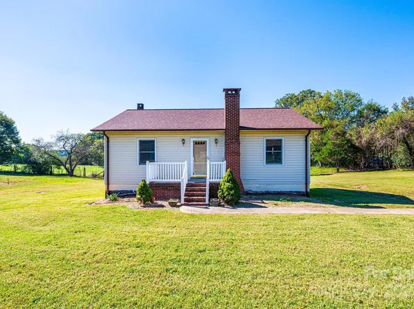 943 30th St NE, Conover, NC 28613