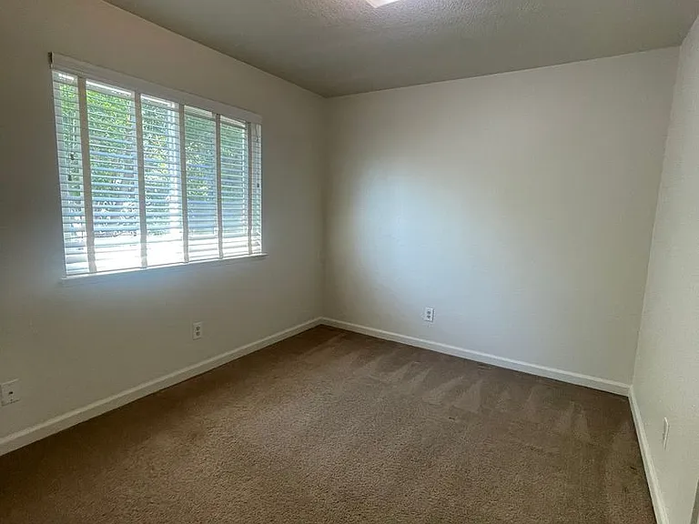 9270 Emerald Crest Dr — Photo 8