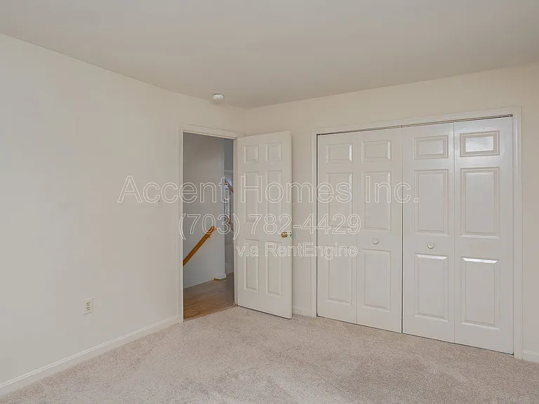 7461 Ridge Oak Ct — Photo 24