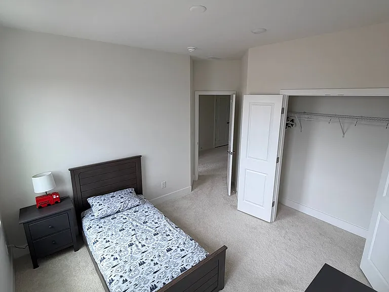 3rd floor bedroom# 2 with closet