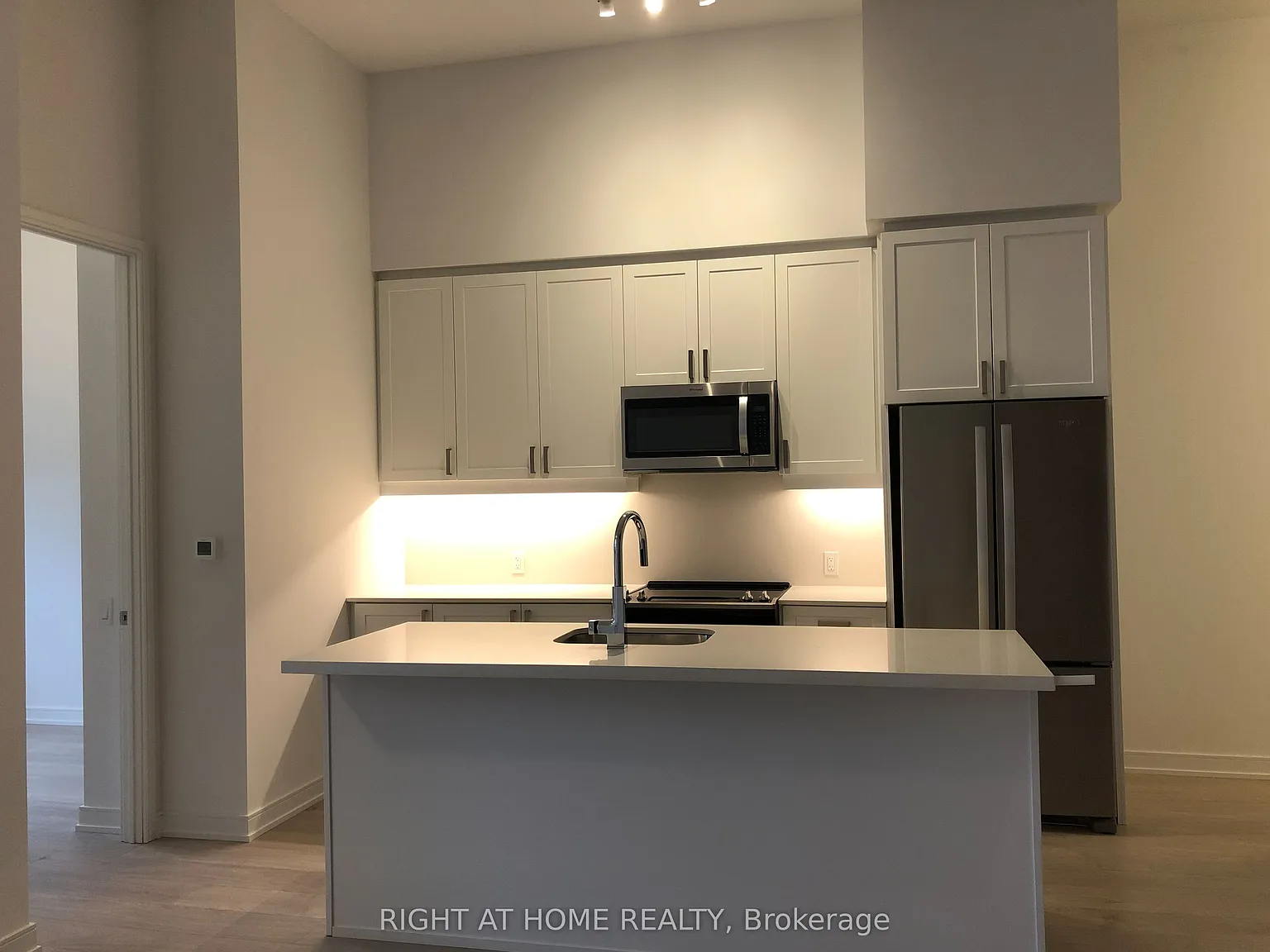 3 bed, $4,300 — Photo 3