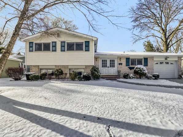 2406 N Lafayette St, Arlington Heights, IL 60004