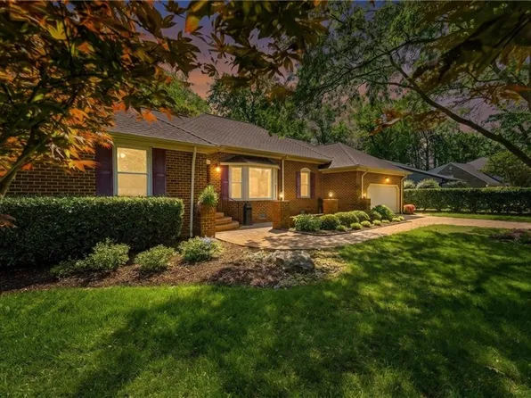 5413 Hargrove Blvd, Virginia Beach, VA 23464