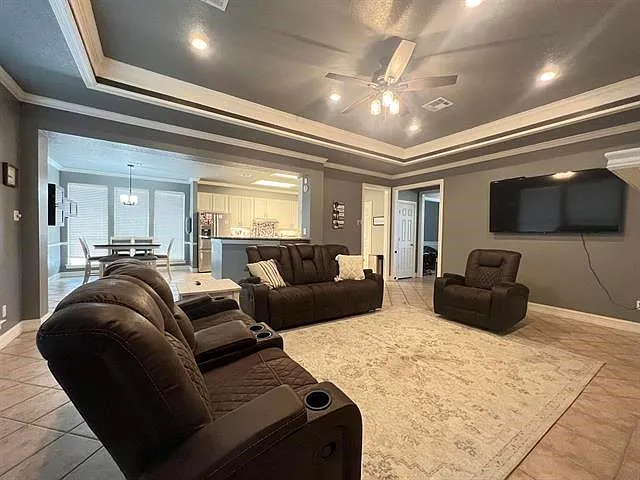 6035 Barrington Ave — Photo 10