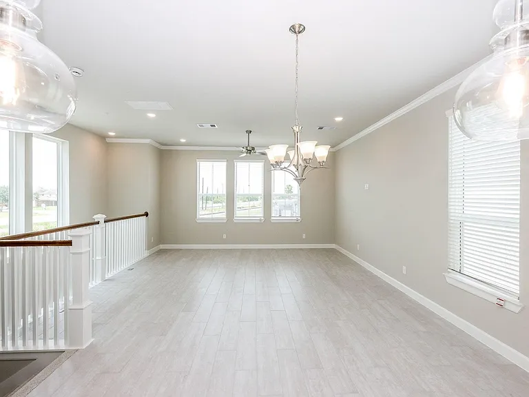 3018 Tres Olive Dr — Photo 9