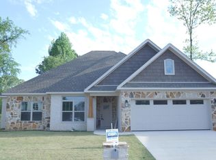 8102 Northshore Cv, Benton, AR 72019