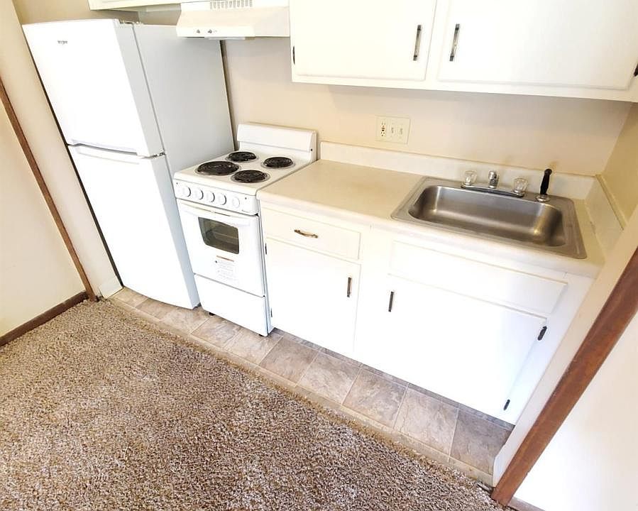 1st image of 3811 Sandhurst Dr APT 107