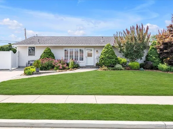 47 Arbor Road, Syosset, NY 11791