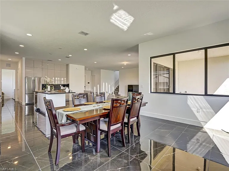 5126 Penella Ave — Photo 16
