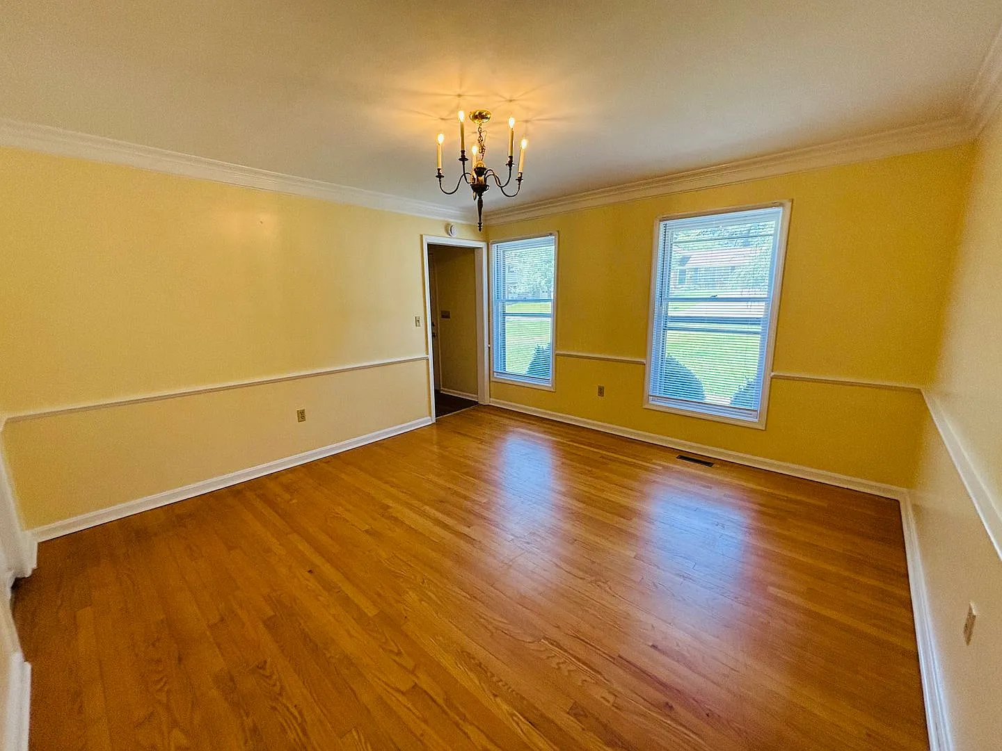 4 Bedroom, 2.5 Bath House — Photo 4