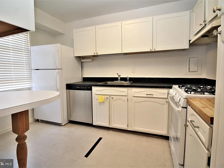 6008 Westchester Park Dr #301 — Photo 11