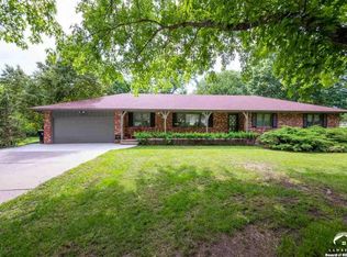 1817 SW Valley Glen Rd, Topeka, KS 66615