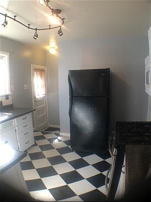 4th image of 1228 Wallace Ave