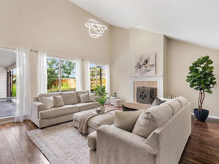 11423 Wickersham Ln — Photo 11